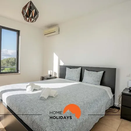 #111 Ocean View By Holidays Holiday home